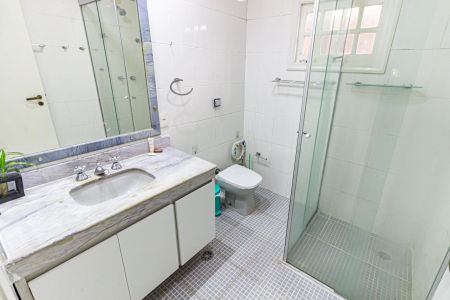Casa à venda com 300m², 6 quartos e 4 vagasBanheiro