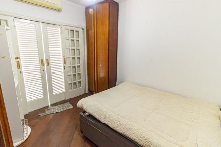 Casa à venda com 300m², 6 quartos e 4 vagasQuarto 1