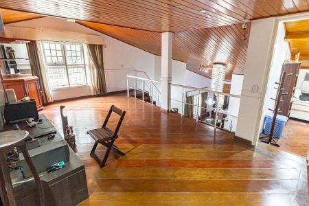 Casa à venda com 300m², 6 quartos e 4 vagasSala de TV