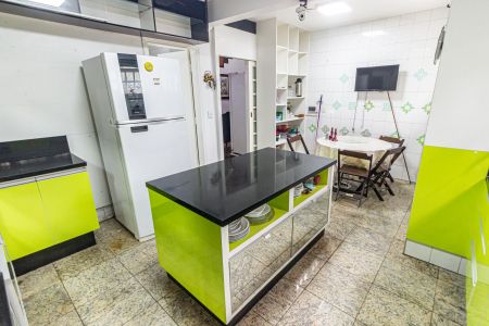 Casa à venda com 300m², 6 quartos e 4 vagasCozinha