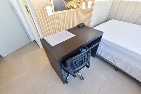 Apartamento para alugar com 16m², 1 quarto e sem vaga Apartamento para alugar com 16m², 1 quarto e sem vagaMesa