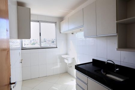 Apartamento à venda com 80m², 3 quartos e 2 vagas Apartamento à venda com 80m², 3 quartos e 2 vagasCozinha e Área de Serviço