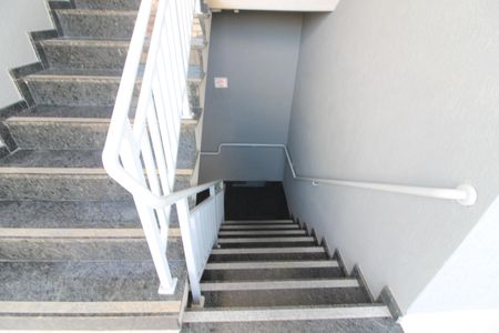 Apartamento para alugar com 43m², 2 quartos e 1 vagaescada