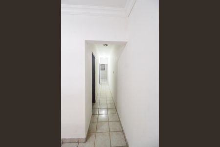 Corredor de apartamento para alugar com 3 quartos, 120m² em Vila Janete, Carapicuíba