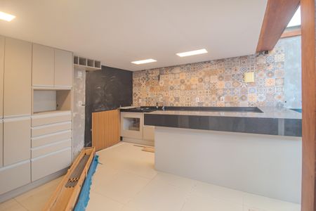 Casa à venda com 102m², 3 quartos e 2 vagasCozinha/Quintal/Churrasqueira