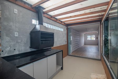 Casa à venda com 102m², 3 quartos e 2 vagasCozinha/Quintal/Churrasqueira