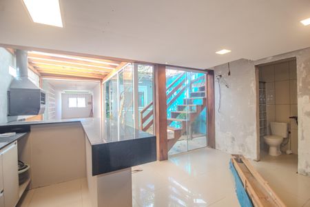 Casa à venda com 102m², 3 quartos e 2 vagasCozinha/Quintal/Churrasqueira