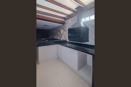 Casa à venda com 102m², 3 quartos e 2 vagasCozinha/Quintal/Churrasqueira
