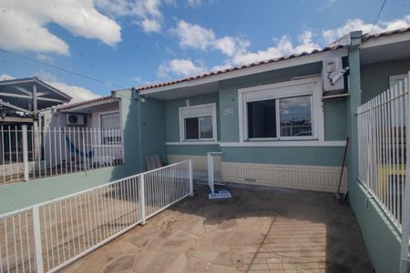 Casa à venda com 102m², 3 quartos e 2 vagasFachada/Garagem