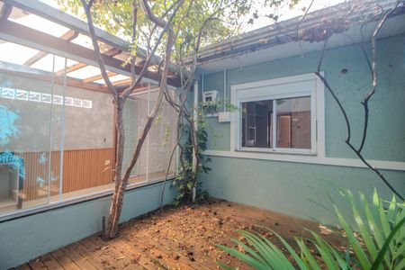 Casa à venda com 102m², 3 quartos e 2 vagasQuintal