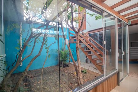 Casa à venda com 102m², 3 quartos e 2 vagasCozinha/Quintal/Churrasqueira