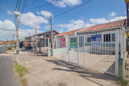 Casa à venda com 102m², 3 quartos e 2 vagasFachada/Placa