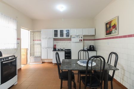 Casa à venda com 125m², 2 quartos e 2 vagasCozinha 