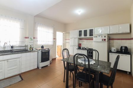 Casa à venda com 125m², 2 quartos e 2 vagasCozinha 