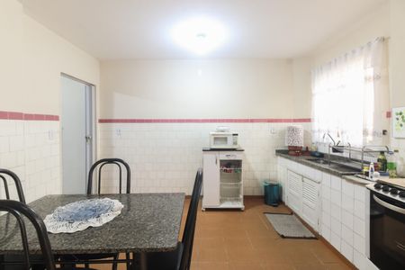 Casa à venda com 125m², 2 quartos e 2 vagasCozinha 