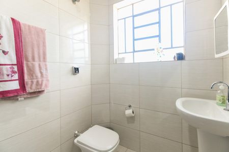 Casa à venda com 125m², 2 quartos e 2 vagasBanheiro 