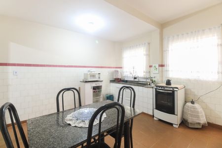 Casa à venda com 125m², 2 quartos e 2 vagasCozinha 