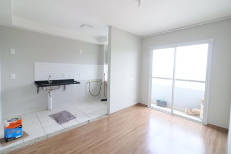 Sala de apartamento para alugar com 2 quartos, 47m² em Piratininga, Osasco