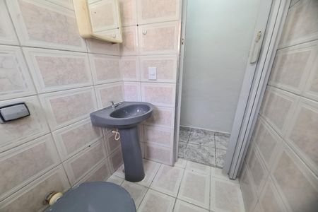 Casa para alugar com 88m², 2 quartos e 2 vagas Casa para alugar com 88m², 2 quartos e 2 vagasBanheiro