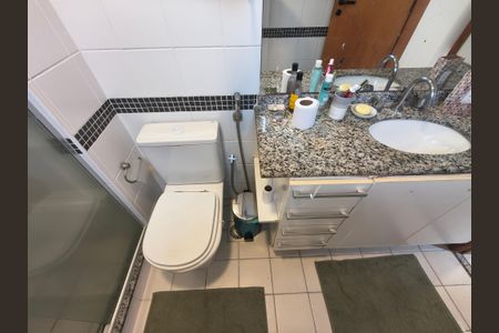 Apartamento para alugar com 70m², 2 quartos e 1 vaga Apartamento para alugar com 70m², 2 quartos e 1 vagaBanheiro da suite