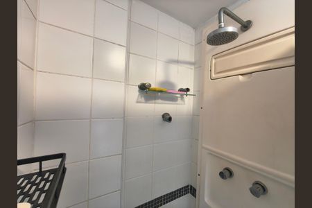Apartamento para alugar com 70m², 2 quartos e 1 vaga Apartamento para alugar com 70m², 2 quartos e 1 vagaBanheiro da suite
