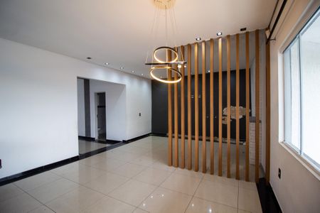 Sala de casa para alugar com 2 quartos, 450m² em Parque São Bento, Sorocaba