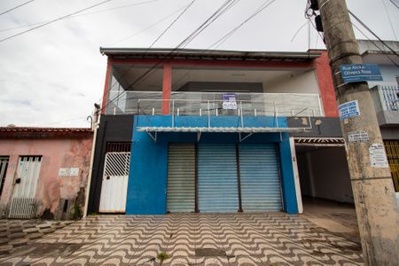 Casa para alugar com 450m², 2 quartos e 2 vagasFachada