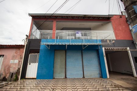 Casa para alugar com 450m², 2 quartos e 2 vagasFachada