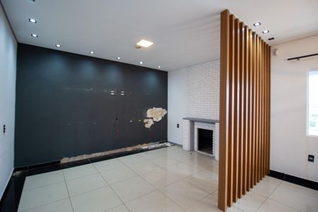Casa para alugar com 450m², 2 quartos e 2 vagasSala