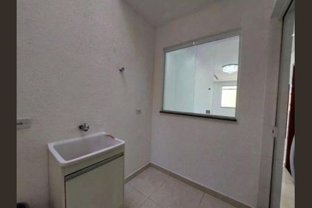 Área de serviço de casa de condomínio para alugar com 2 quartos, 70m² em Parada XV de Novembro, São Paulo