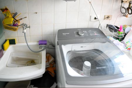 Apartamento à venda com 64m², 3 quartos e 1 vagaÁrea de Serviço