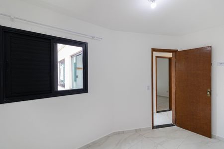 Quarto 1 de casa para alugar com 2 quartos, 40m² em Vila Marieta, São Paulo