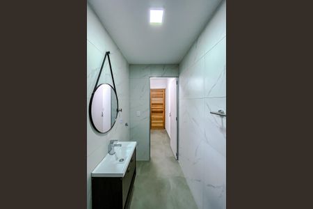 Banheiro de kitnet/studio para alugar com 1 quarto, 25m² em Mooca, São Paulo