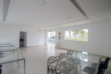 Apartamento à venda com 38m², 2 quartos e 1 vaga Apartamento à venda com 38m², 2 quartos e 1 vagaÁrea comum - Salão de festas