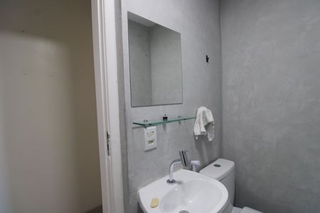 Apartamento à venda com 72m², 2 quartos e 2 vagasBanheiro social