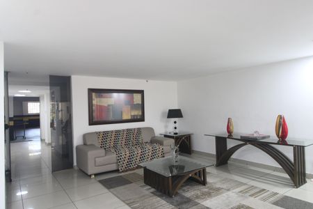 Apartamento à venda com 72m², 2 quartos e 2 vagasHall