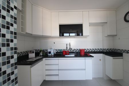 Apartamento à venda com 72m², 2 quartos e 2 vagasCozinha