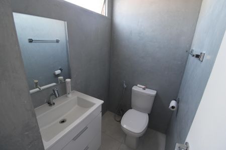 Apartamento à venda com 72m², 2 quartos e 2 vagasBanheiro da suíte