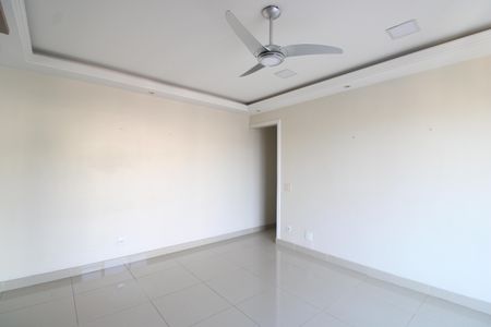 Apartamento à venda com 72m², 2 quartos e 2 vagasSala