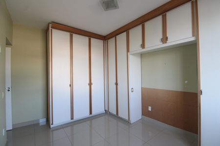 Apartamento à venda com 72m², 2 quartos e 2 vagasSuíte