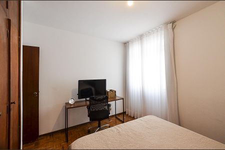 Apartamento à venda com 330m², 6 quartos e 4 vagasQuarto 2