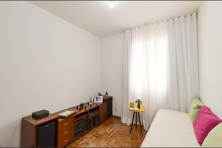 Apartamento à venda com 330m², 6 quartos e 4 vagas Apartamento à venda com 330m², 6 quartos e 4 vagasQuarto 3
