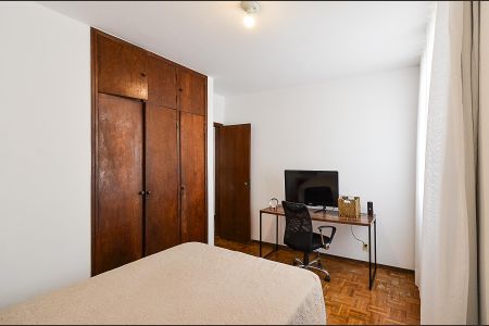 Apartamento à venda com 330m², 6 quartos e 4 vagasQuarto 2