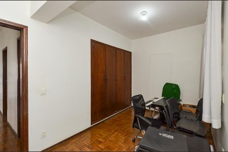 Apartamento à venda com 330m², 6 quartos e 4 vagasQuarto 2 Cobertura