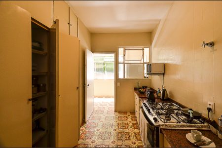 Apartamento à venda com 330m², 6 quartos e 4 vagas Apartamento à venda com 330m², 6 quartos e 4 vagasCozinha