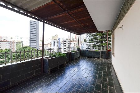 Apartamento à venda com 330m², 6 quartos e 4 vagasÁrea Cobertura