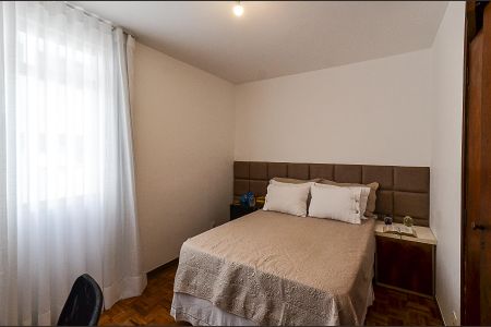Apartamento à venda com 330m², 6 quartos e 4 vagasQuarto 2