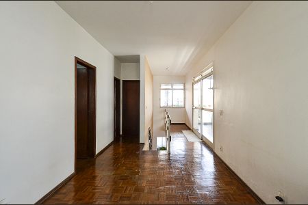 Apartamento à venda com 330m², 6 quartos e 4 vagas Apartamento à venda com 330m², 6 quartos e 4 vagasSala Cobertura