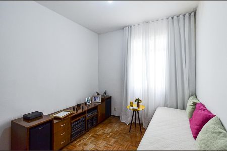 Apartamento à venda com 330m², 6 quartos e 4 vagas Apartamento à venda com 330m², 6 quartos e 4 vagasQuarto 3
