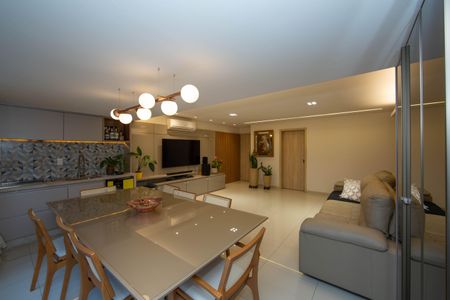 Apartamento à venda com 112m², 3 quartos e 2 vagasSALA